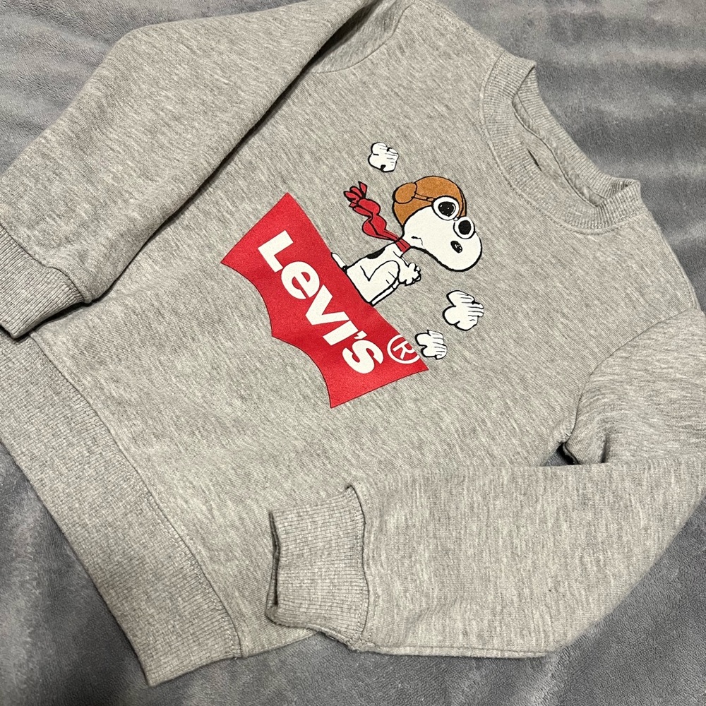 NWOT toddler crewneck pullover  by Levi’s 3T